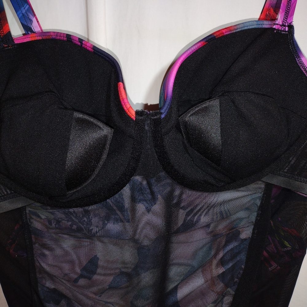 Lattice Side Underwire Sexy Swimsuit Size 2 2X D/DD  Torrid - Picture 7 of 12